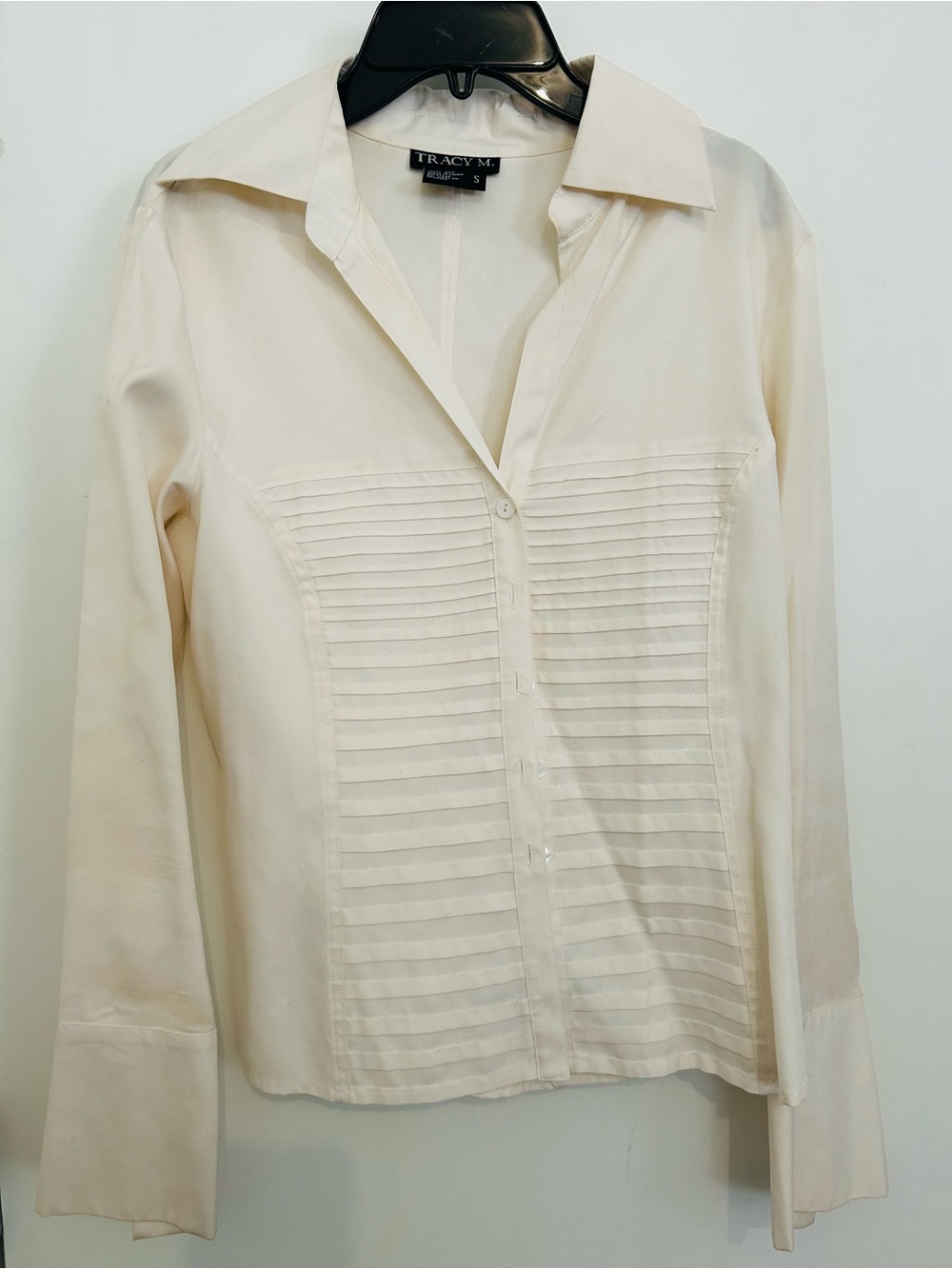 Tracy M Cream Pleated Front Button-Down Shirt